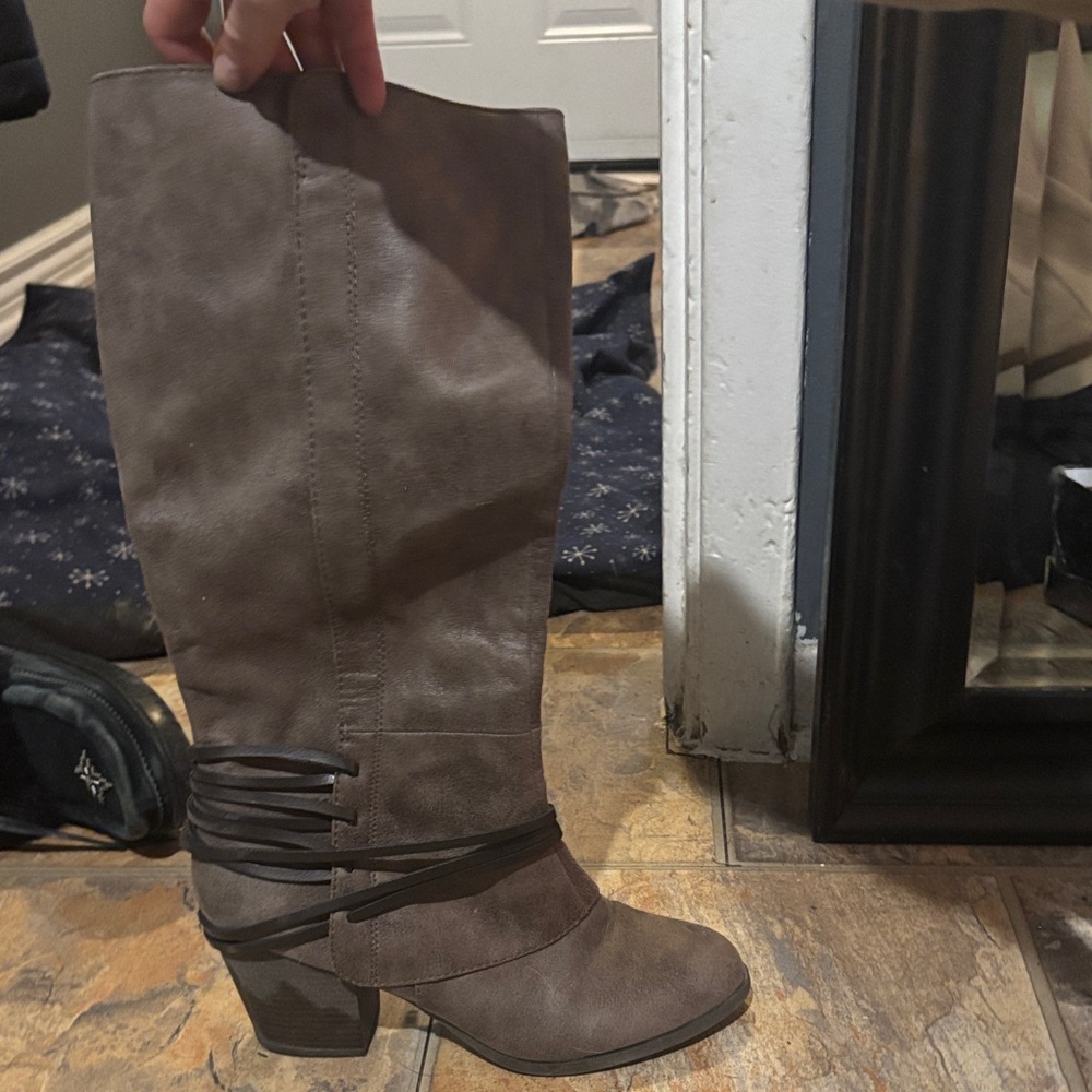 Chic Brown Heeled Boots for Women